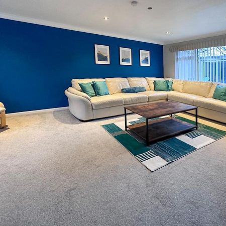 Blunsdon Lodge - Spacious Bungalow, High Speed Wi-Fi, Free Private Parking, Garden Swindon Eksteriør bilde