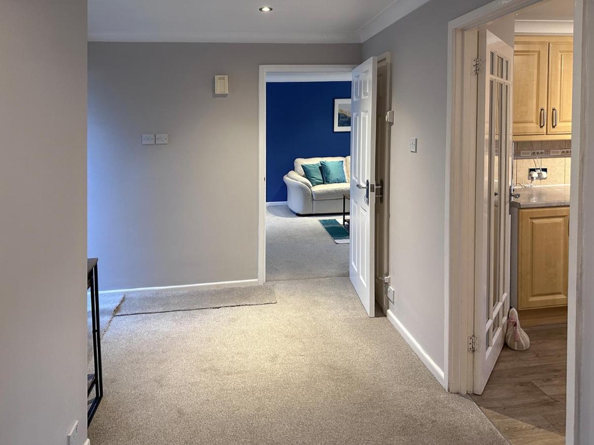 Blunsdon Lodge - Spacious Bungalow, High Speed Wi-Fi, Free Private Parking, Garden Swindon Eksteriør bilde