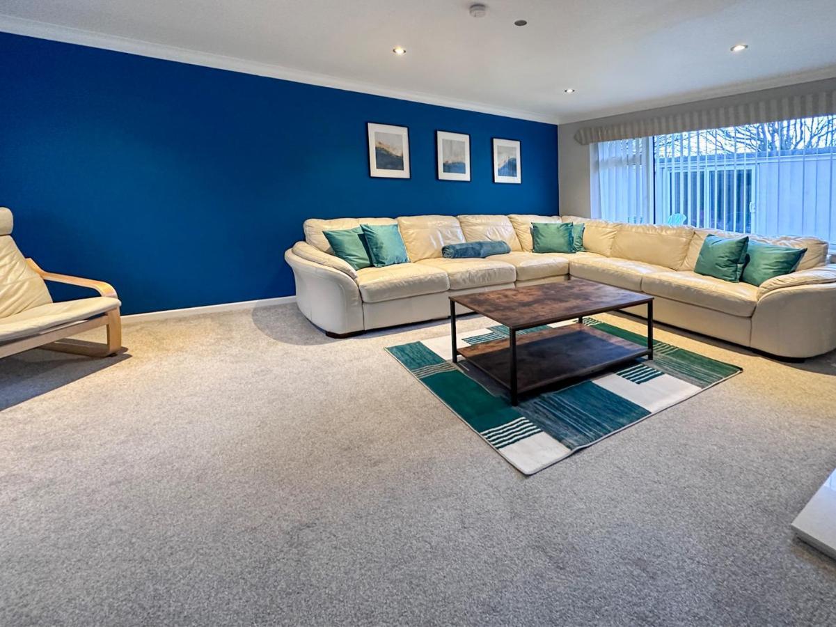 Blunsdon Lodge - Spacious Bungalow, High Speed Wi-Fi, Free Private Parking, Garden Swindon Eksteriør bilde