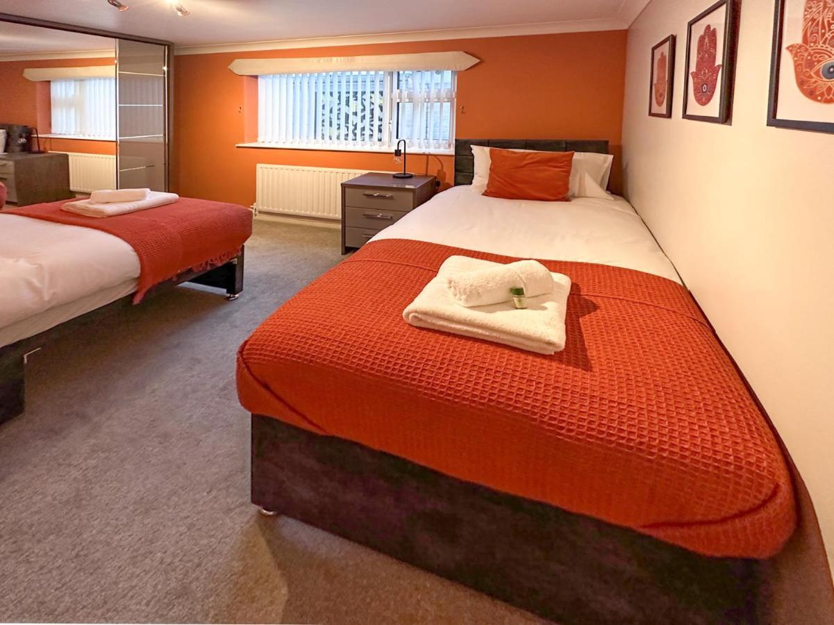 Blunsdon Lodge - Spacious Bungalow, High Speed Wi-Fi, Free Private Parking, Garden Swindon Eksteriør bilde