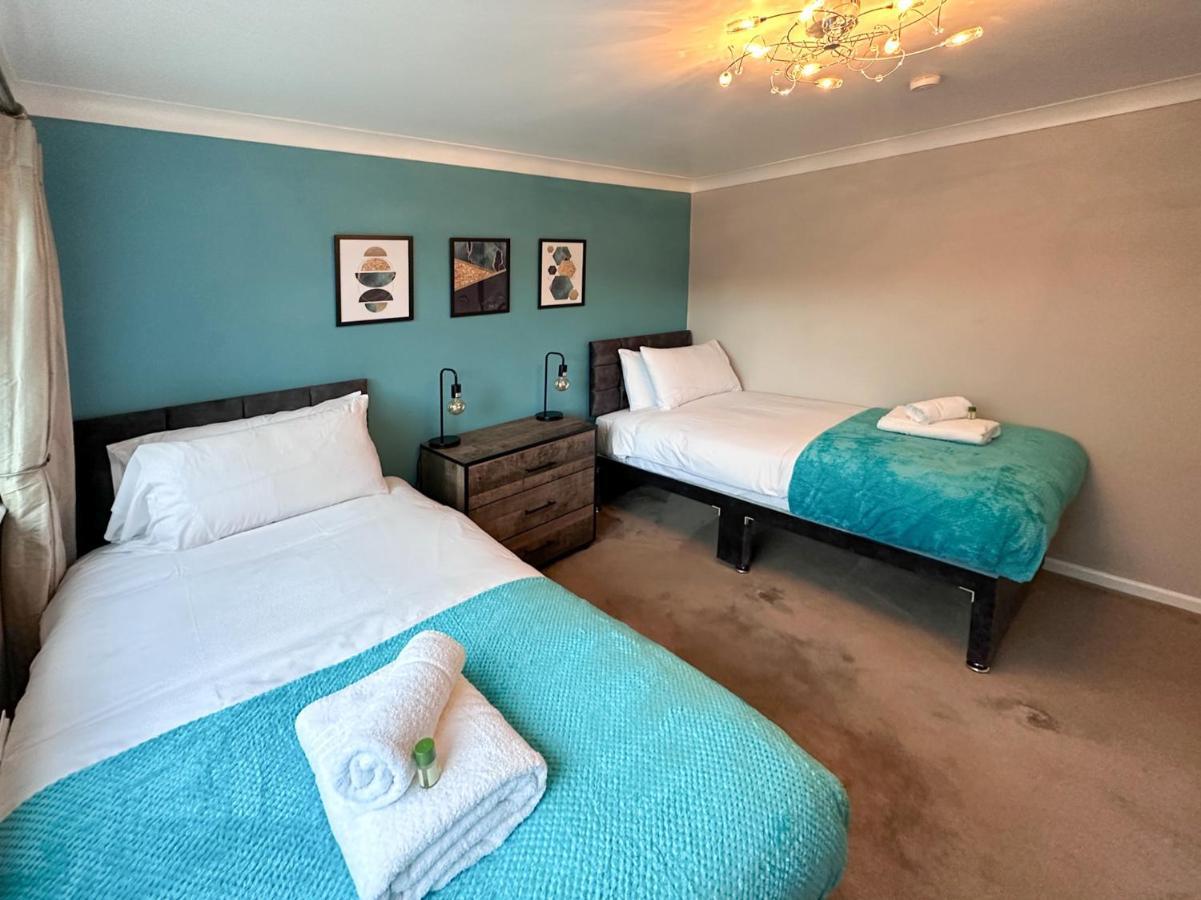 Blunsdon Lodge - Spacious Bungalow, High Speed Wi-Fi, Free Private Parking, Garden Swindon Eksteriør bilde