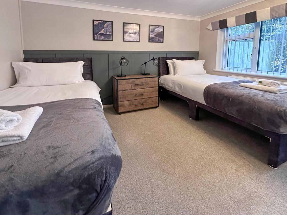 Blunsdon Lodge - Spacious Bungalow, High Speed Wi-Fi, Free Private Parking, Garden Swindon Eksteriør bilde